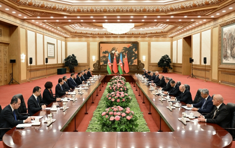 Azərbaycan və Çin liderləri geniş tərkibdə görüşüblər