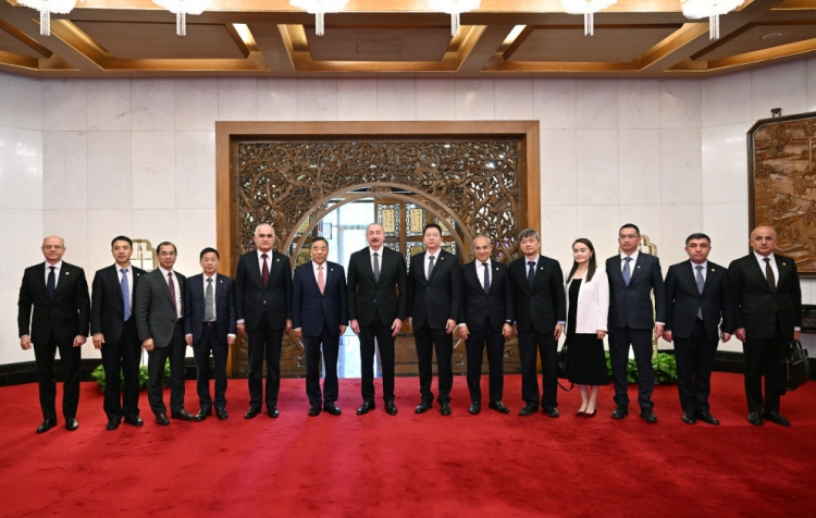 Prezident İlham Əliyev “Energy China” şirkətinin sədri ilə görüşüb
