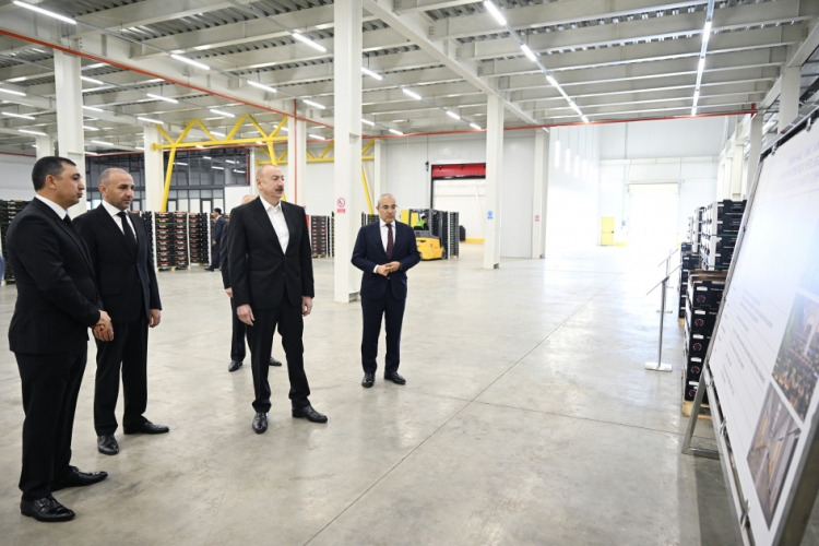 Prezident Qusara gedib -