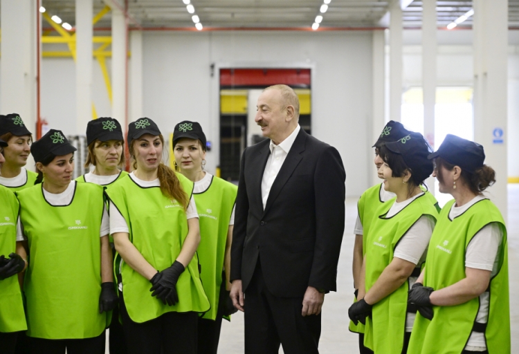 Prezident Qusara gedib -