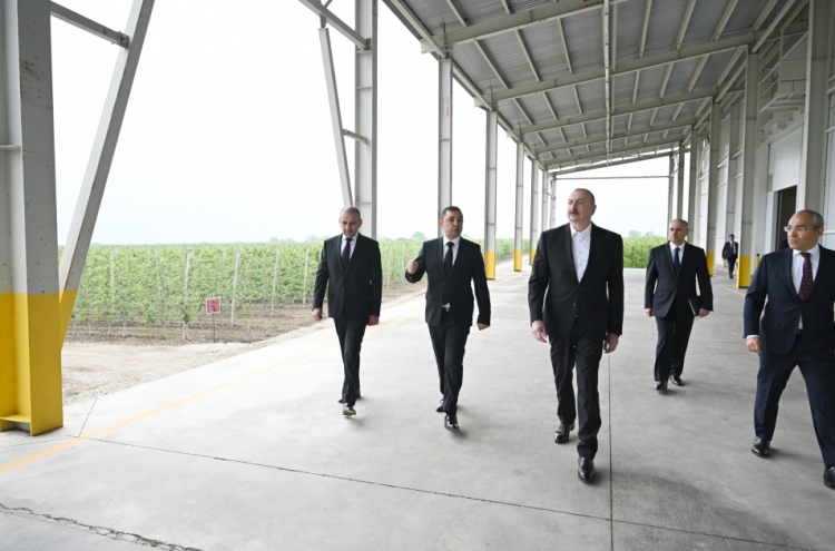 Prezident Qusara gedib -