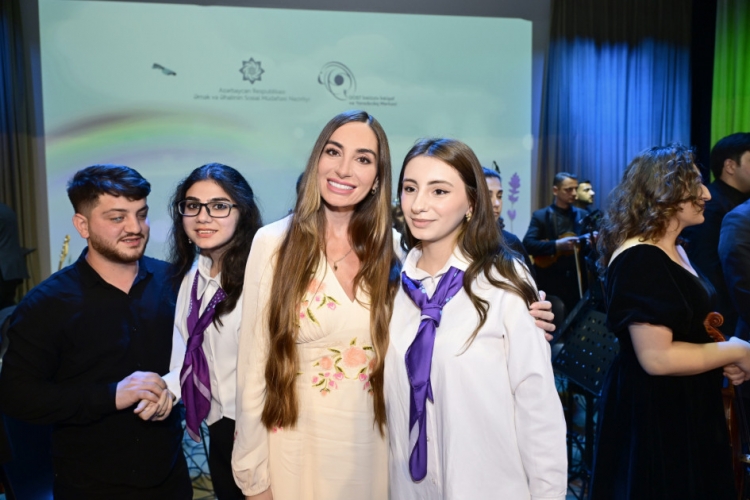 Leyla və Arzu Əliyeva DOST İnklüziv İnkişaf və Yaradıcılıq Mərkəzində olub -