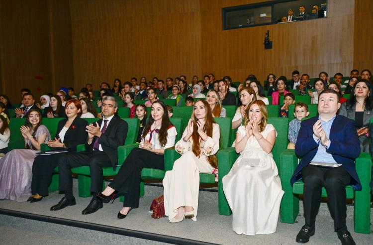 Leyla və Arzu Əliyeva DOST İnklüziv İnkişaf və Yaradıcılıq Mərkəzində olub -