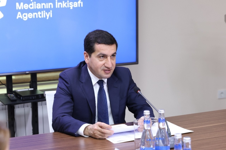 Prezidentin köməkçisi media subyektlərinin rəhbərləri ilə görüşüb