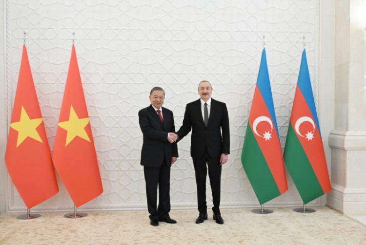 To Lam Azərbaycana dövlət səfəri edib