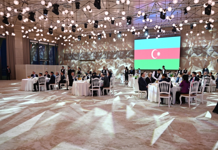 Prezidentin adından Baş katibin şərəfinə dövlət ziyafəti verilib -