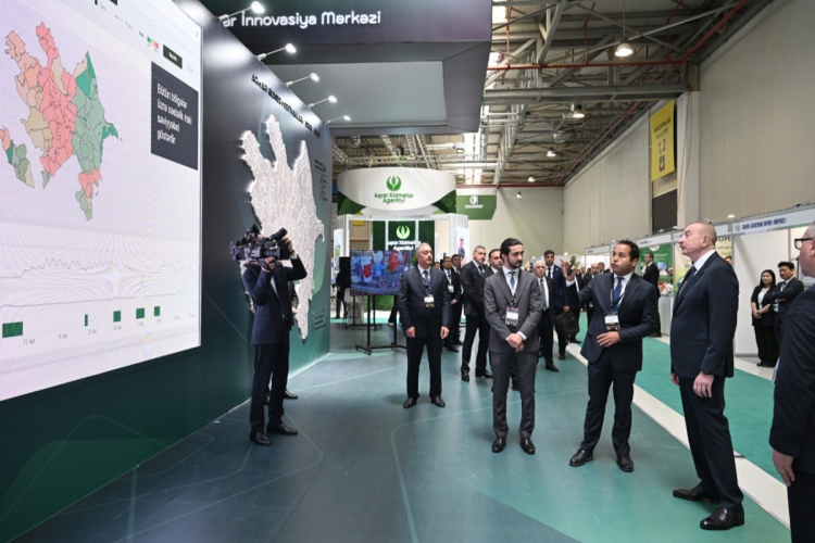 Prezident “InterFood Azerbaijan” və “Caspian Agro” sərgiləri ilə tanış olub