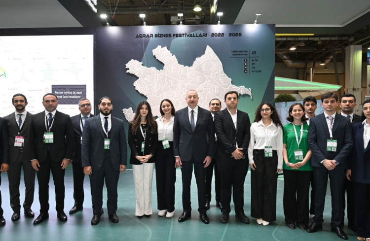 Prezident “InterFood Azerbaijan” və “Caspian Agro” sərgiləri ilə tanış olub
