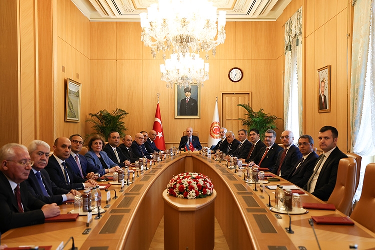 Ədalət Vəliyev Numan Kurtulmuşla görüşüb
