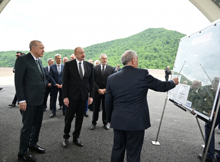 Prezidentlər Kəlbəcər-Laçın yolunda tikinti işləri ilə tanış olublar -