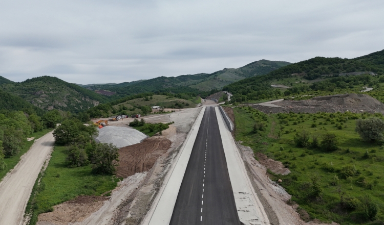 Prezidentlər Kəlbəcər-Laçın yolunda tikinti işləri ilə tanış olublar -