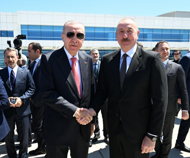 Prezident İlham Əliyev Türkiyəyə işgüzar səfər edib -