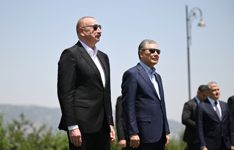 Berdiməhəmmədova Qarabağ atı hədiyyə edilib -