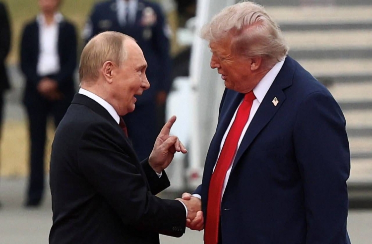 Tramp və Putin görüşüb