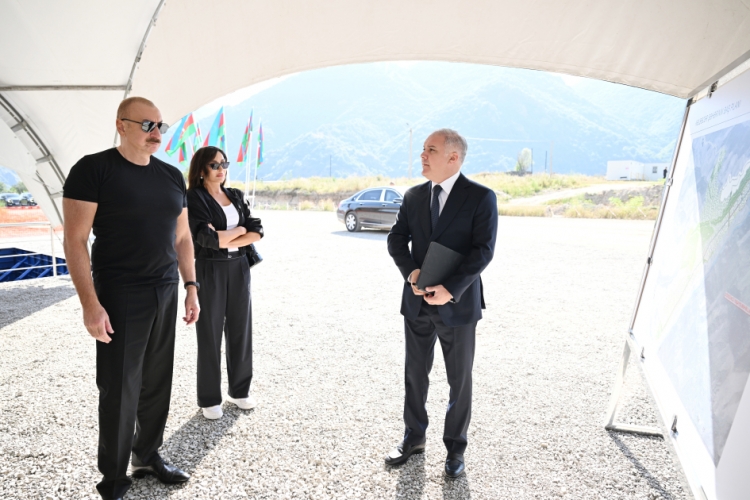 Kəlbəcərdə yaşayış komplekslərinin təməli qoyulub