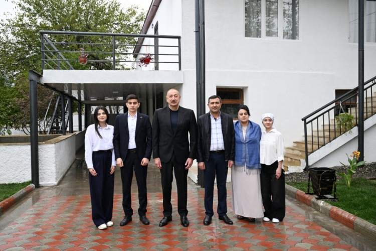 Prezident Hadrut qəsəbəsində olub