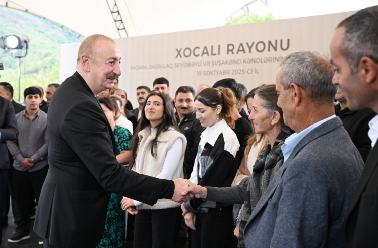 Prezident Xocalıda kənd sakinləri ilə görüşüb -