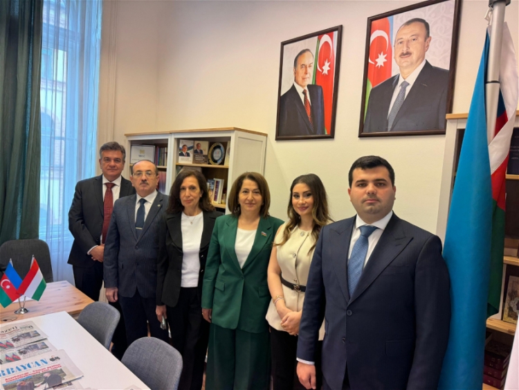 ADU Macarıstanda Azərbaycan dilinin tədrisinə başlayıb