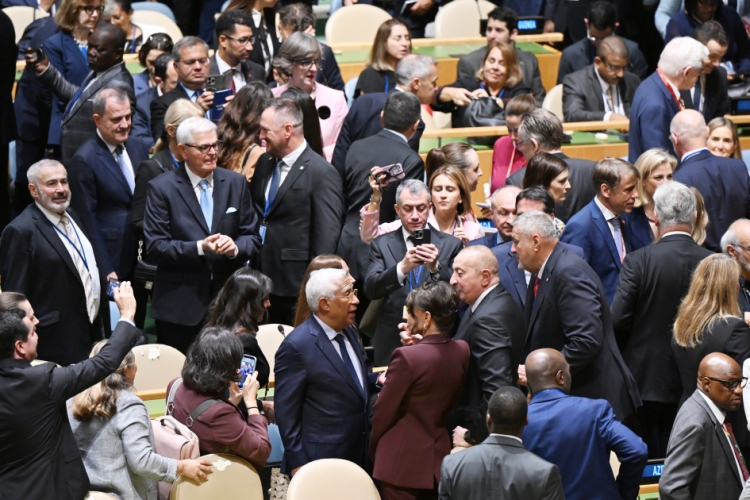 Prezident və birinci xanım BMT-nin mənzil qərargahına gediblər -