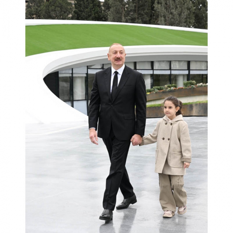 Prezident Gəncə Memorial Kompleksinin açılışında iştirak edib -