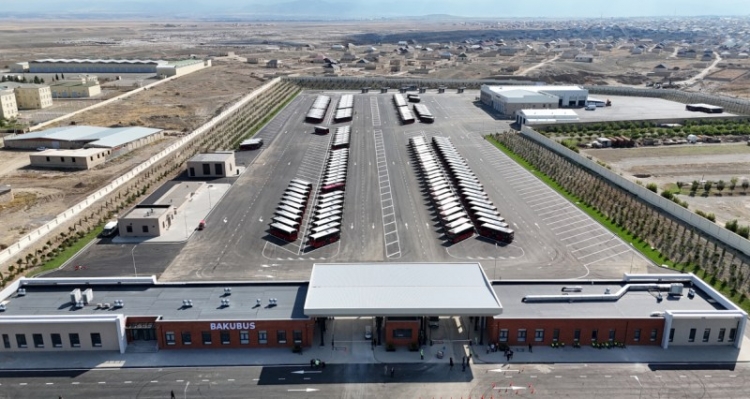 Prezident Gəncədə “BakuBus”un Avtoparkının açılışında -