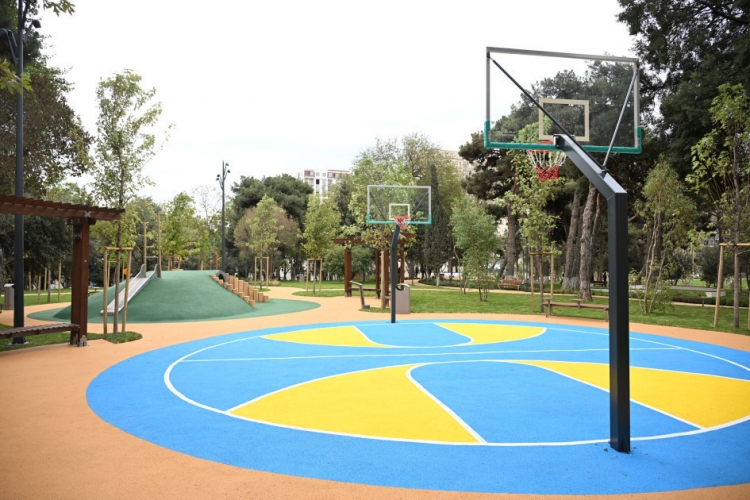 Bakıda yeni parkın açılışı olub -