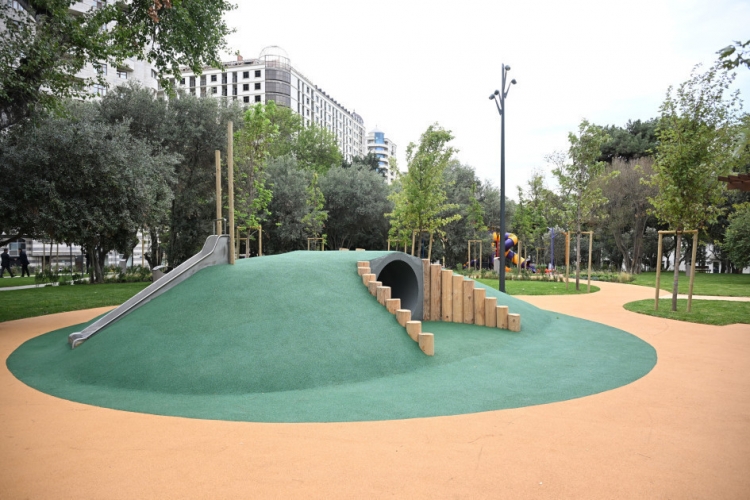 Bakıda yeni parkın açılışı olub -