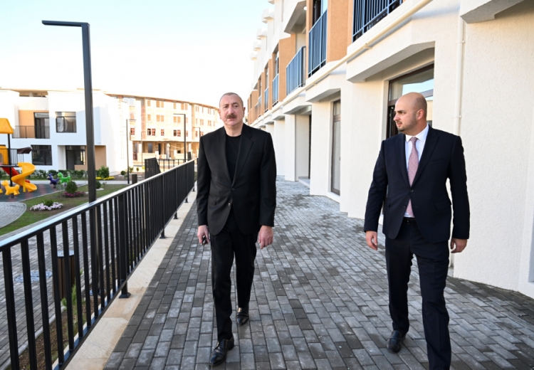 İlham Əliyev Zəngilanda 104 mənzilli yaşayış kompleksində görülmüş işlərlə tanış olub