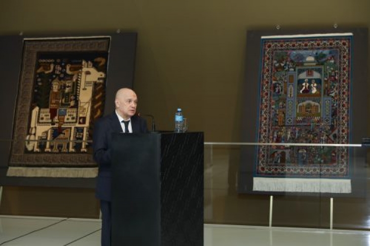 "Azərbaycan tarixi silahlarının aktual məsələləri" -