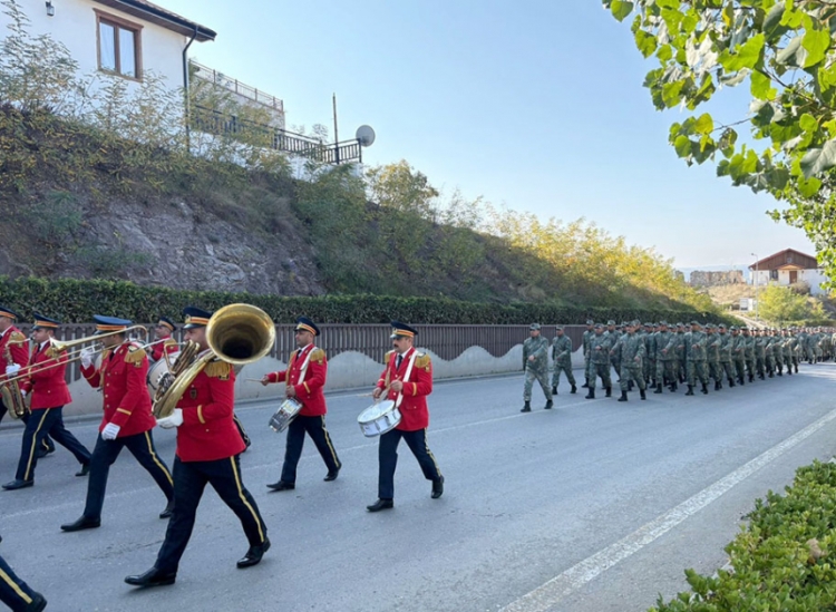 Zəfər Gününün beşilliyi münasibətilə hərbi yürüşlər keçirilib –