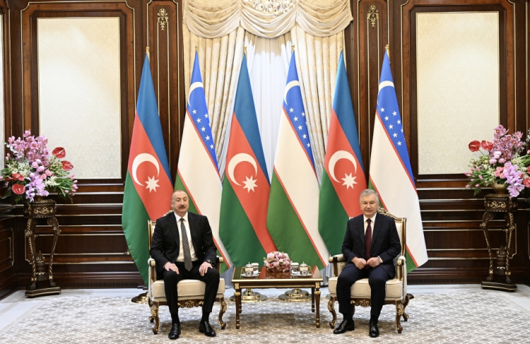 İlham Əliyev Daşkənddə Şavkat Mirziyoyev ilə təkbətək görüşüb