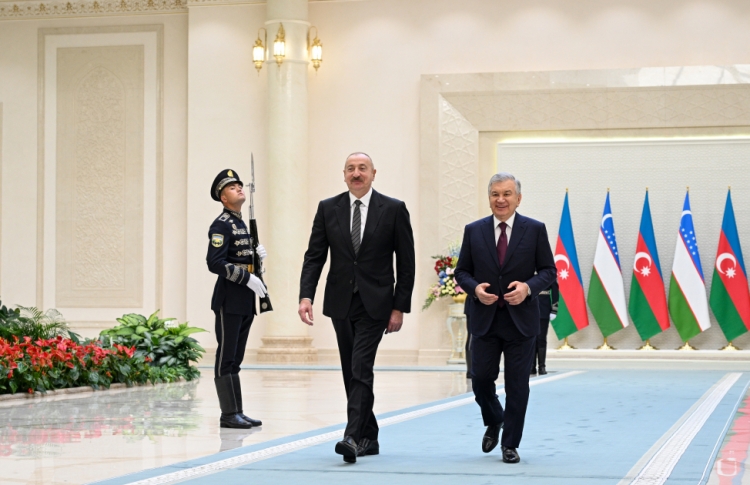 İlham Əliyev Daşkənddə Şavkat Mirziyoyev ilə təkbətək görüşüb