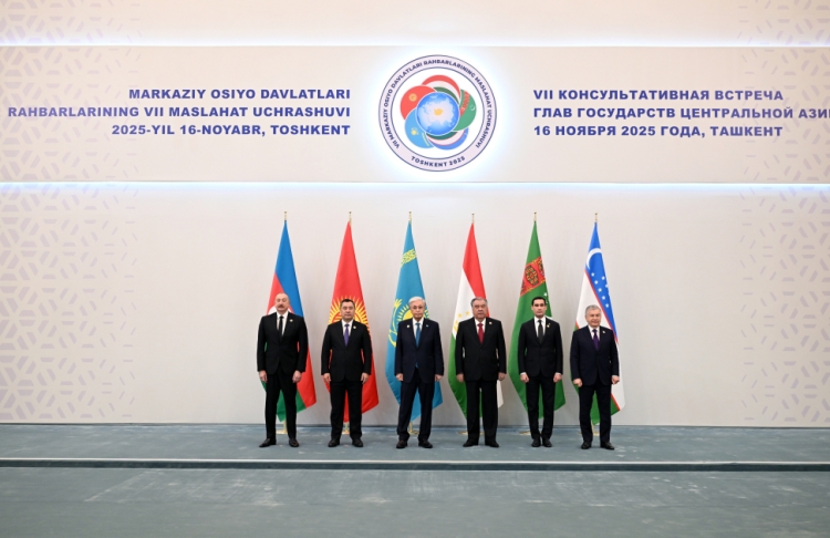 Azərbaycan Prezidenti Daşkənddəki Konqres Mərkəzində -