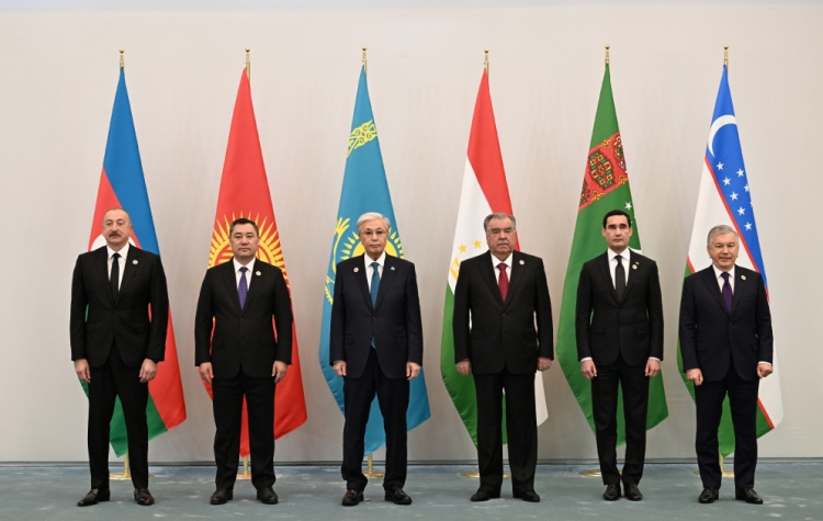 Azərbaycan Prezidenti Daşkənddəki Konqres Mərkəzində -