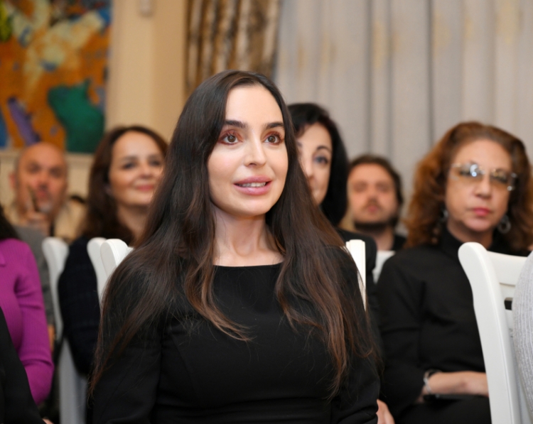 “Neft bumu hamıya gülümsəyir”