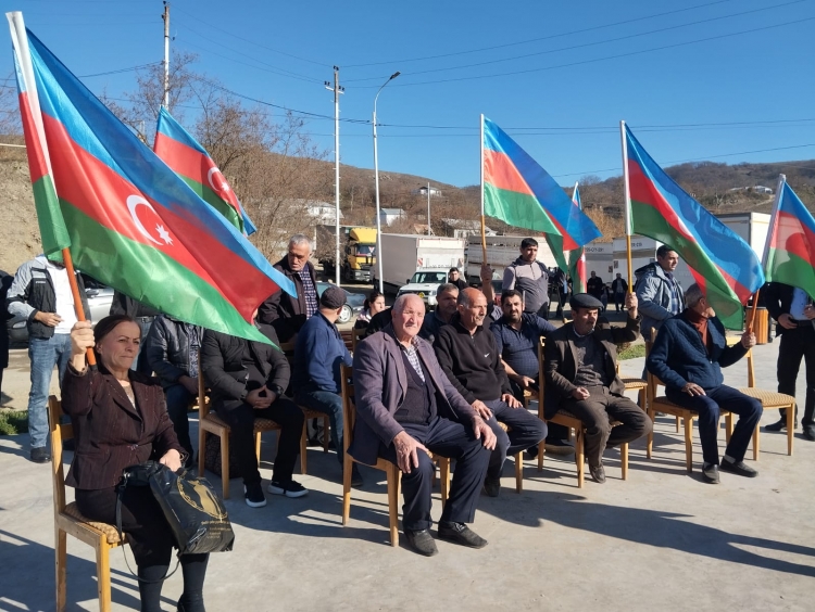 Yurduna qayıdanların sevinci