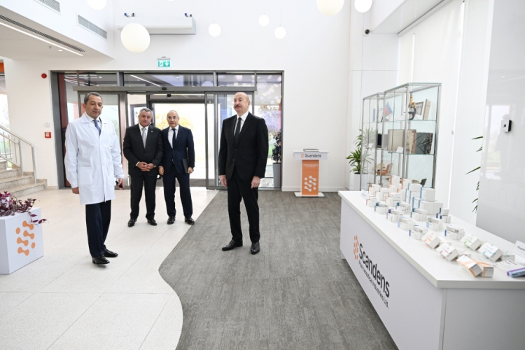 İlham Əliyev dərman preparatları istehsalı müəssisəsinin açılışında iştirak edib