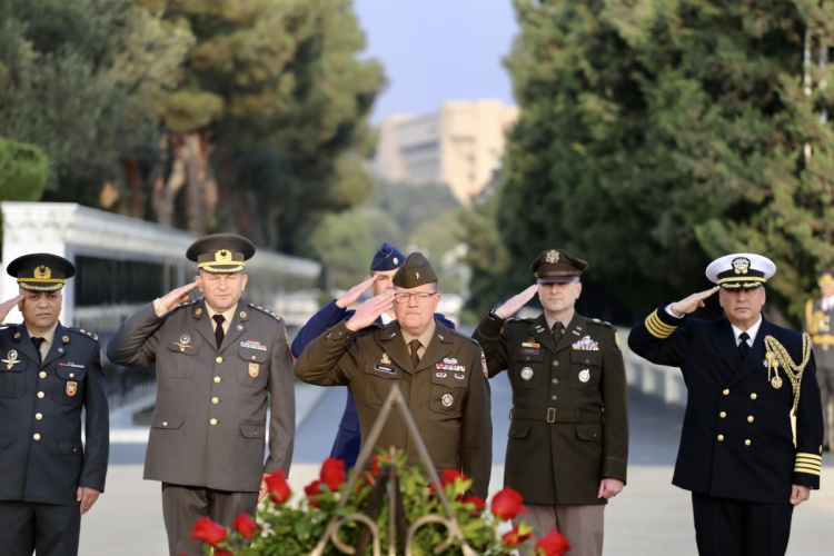 ABŞ-ın briqada generalı Azərbaycana gəlib