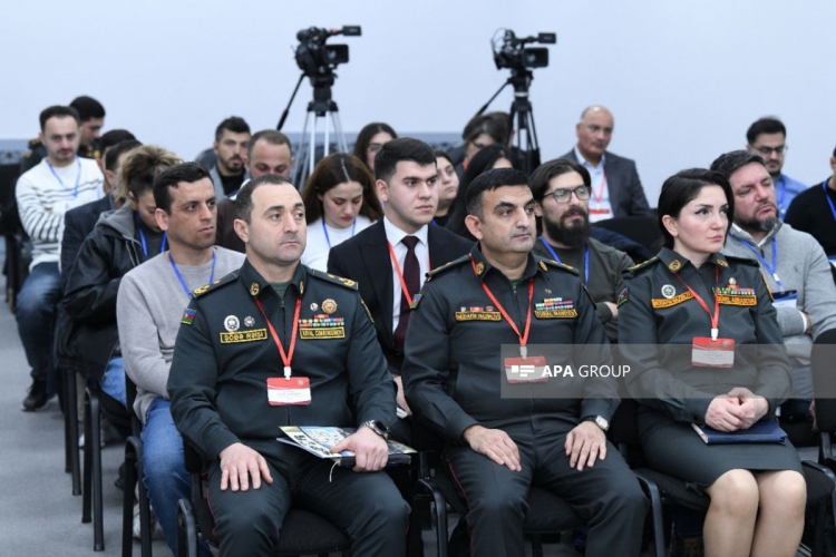 Müdafiə Nazirliyində media nümayəndələri ilə seminar keçirilib