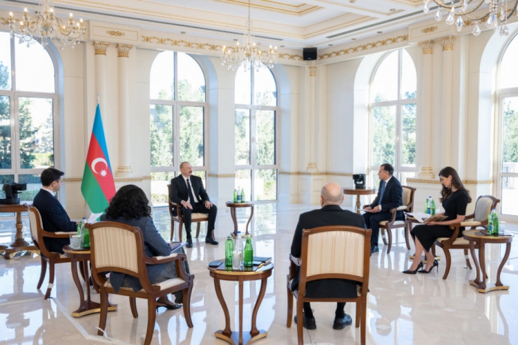 Prezident İlham Əliyev yerli televiziya kanallarına müsahibə verib -
