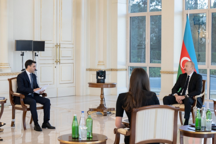 Prezident İlham Əliyev yerli televiziya kanallarına müsahibə verib -
