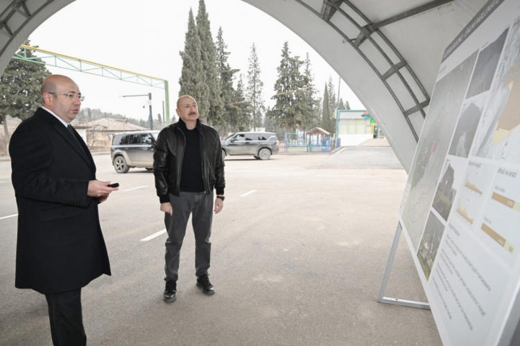 Prezident Ağdərə şəhərinin Baş planı ilə tanış olub