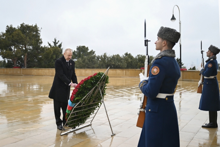 Prezident 20 Yanvar şəhidlərinin xatirəsini yad edib -