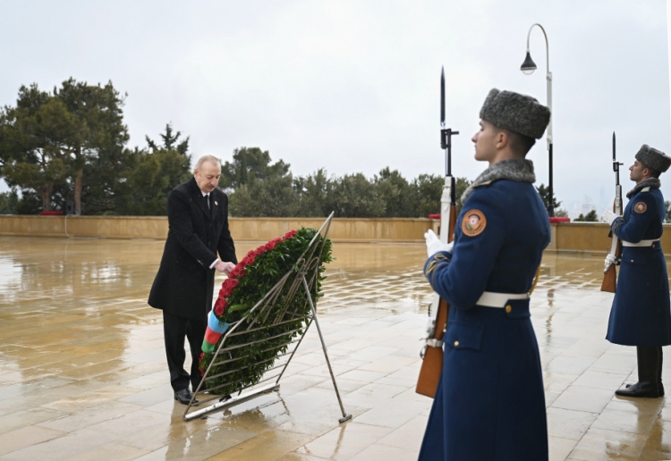 Prezident 20 Yanvar şəhidlərinin xatirəsini yad edib -