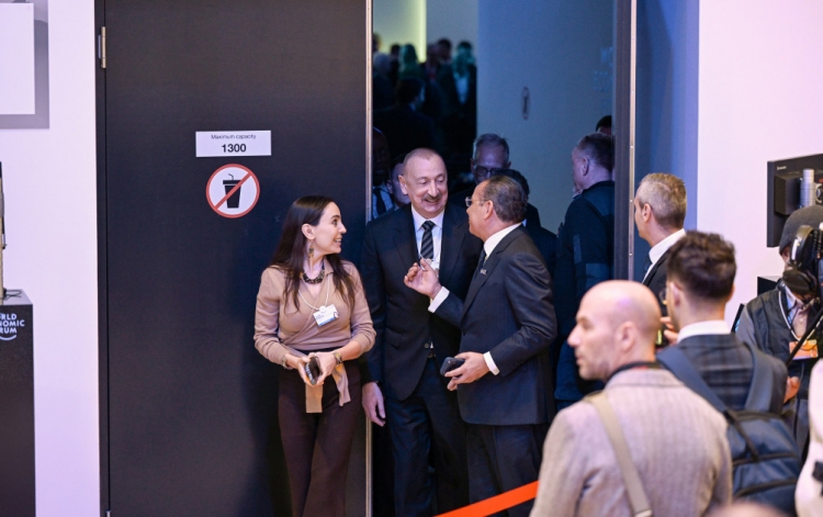 Prezident Davosda panel iclasda iştirak edib -