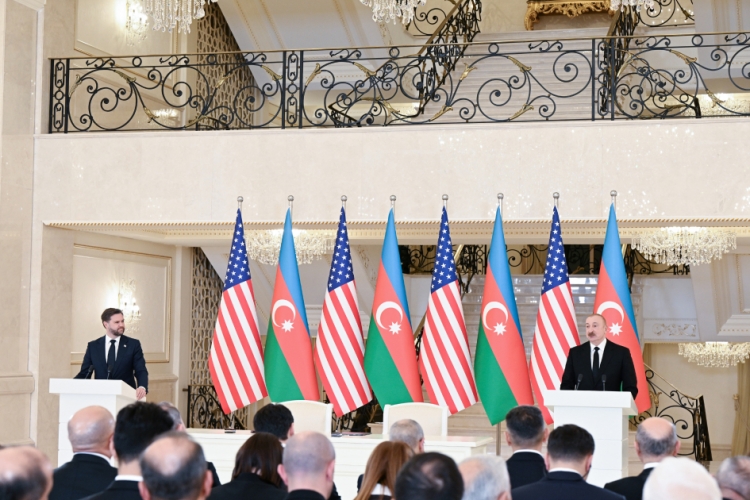 İlham Əliyev və Cey. Di. Vens mətbuata bəyanatlarla çıxış ediblər -