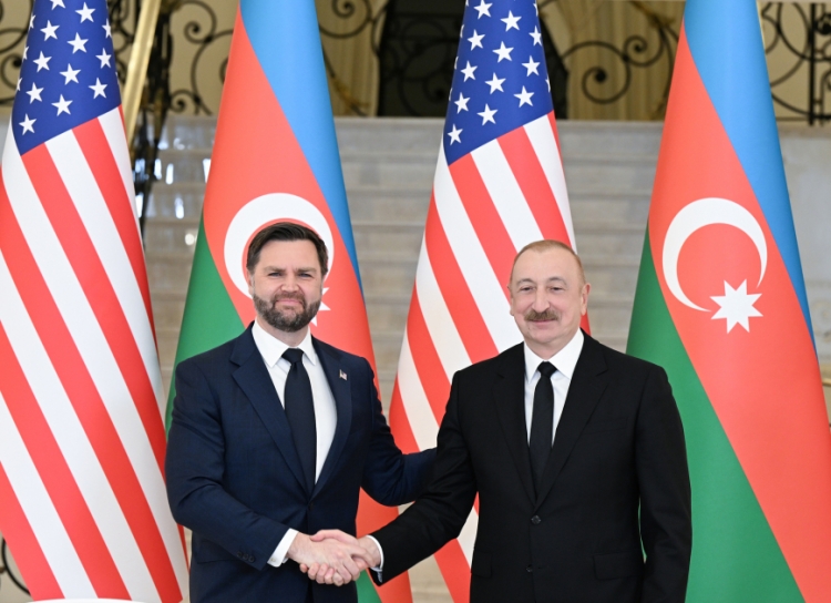 İlham Əliyev və Cey. Di. Vens mətbuata bəyanatlarla çıxış ediblər -