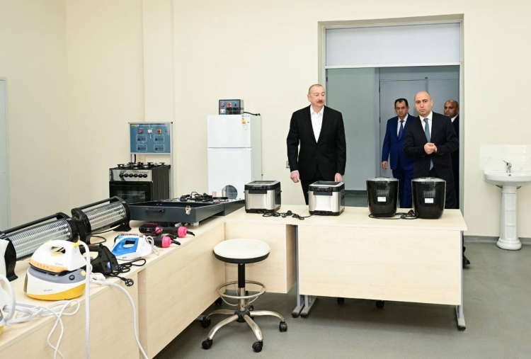 Prezident Lənkərana gedib