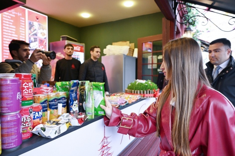 Alena Əliyeva Novruz yarmarkasını ziyarət edib -