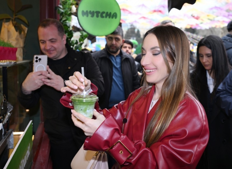 Alena Əliyeva Novruz yarmarkasını ziyarət edib -